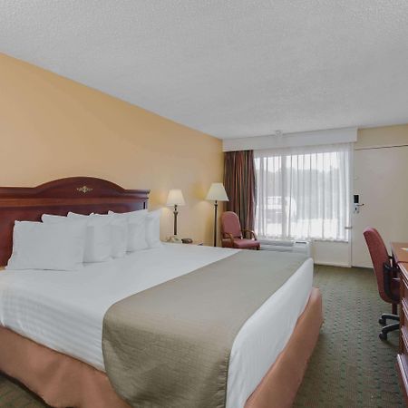 Days Inn By Wyndham Asheville West Candler Экстерьер фото