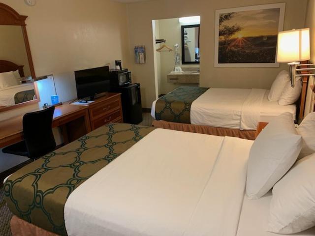 Days Inn By Wyndham Asheville West Candler Экстерьер фото