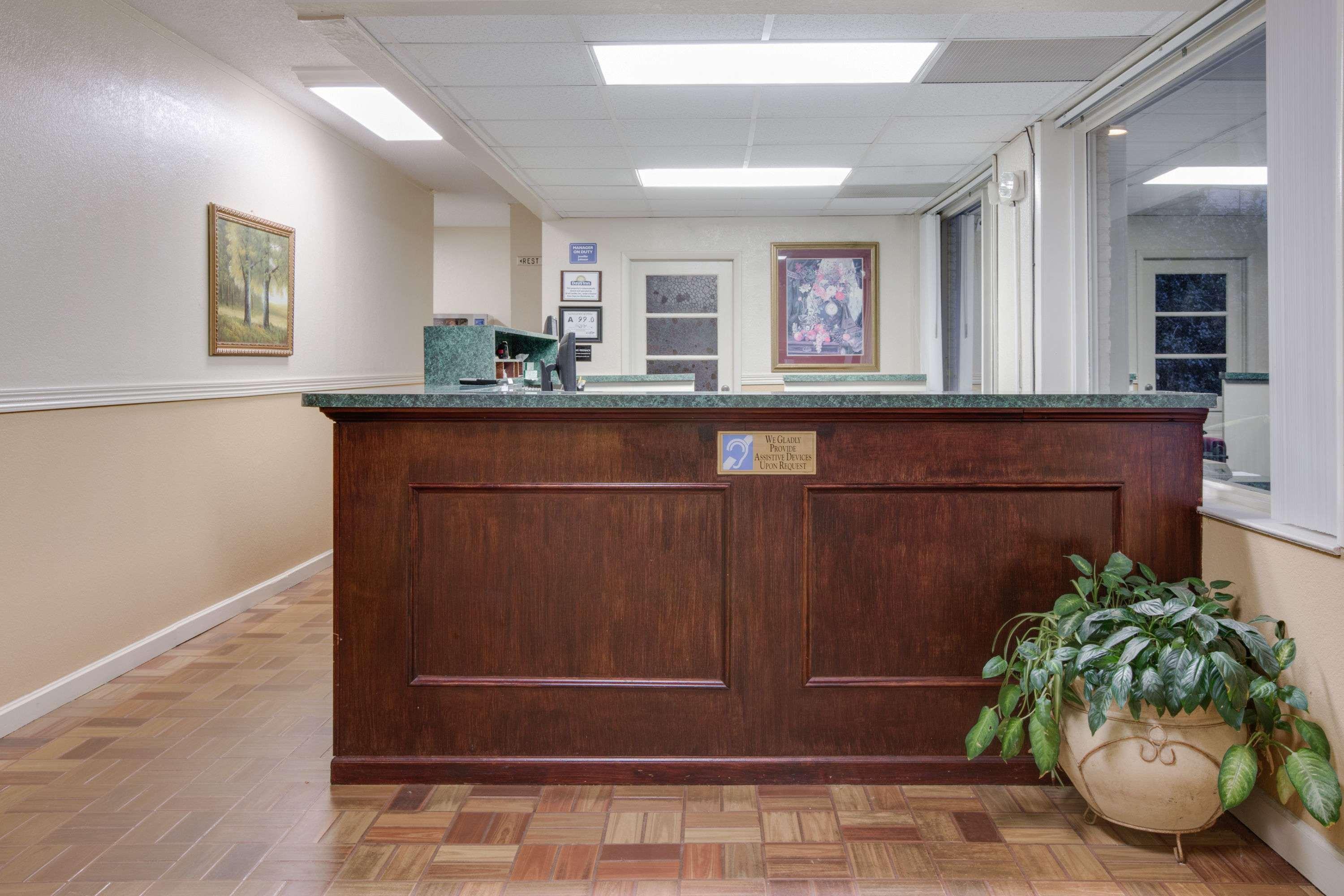 Days Inn By Wyndham Asheville West Candler Экстерьер фото